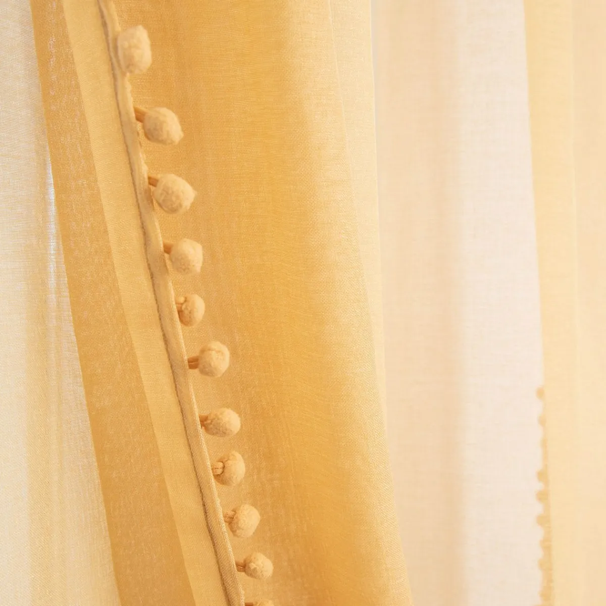 HOMLA Firanka Adi Z Pomponikami Musztardowa 140X250 Cm