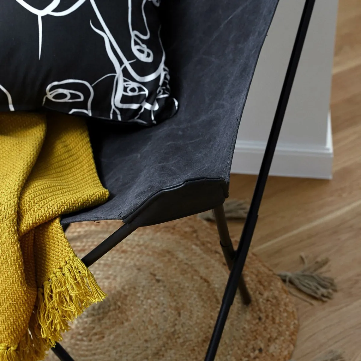 HOMLA Fotel Butterfly Z Metalowa Rama - Czarna Tkanina 70X80X102 Cm