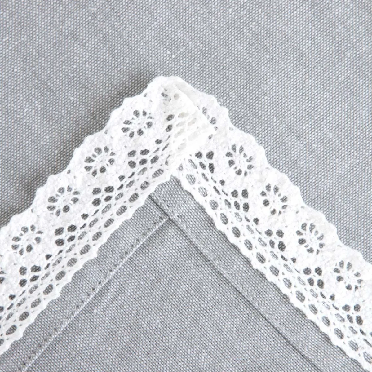 HOMLA Obrus Asen Z Koronkowym Wykonczeniem 130X180