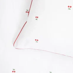 HOMLA Pościel Cherrine Bawelniana W Wisnie Z Czerwona Lamowka 140X200 Cm + 1*50X60 Cm