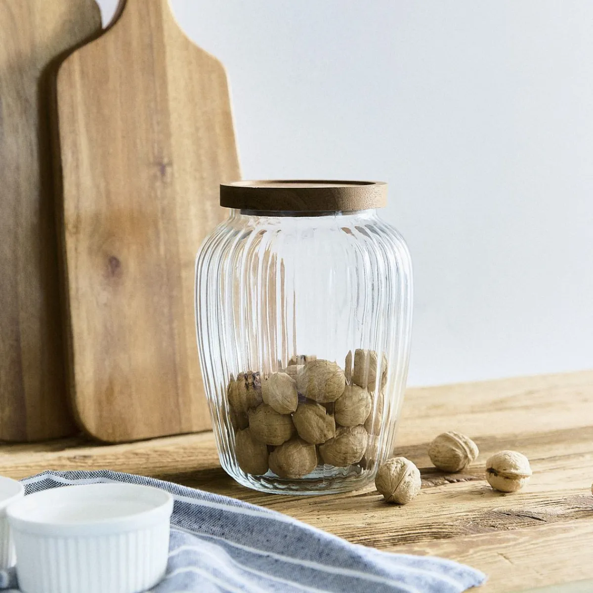 HOMLA Pojemnik Pavo Ryflowany Z Akacjowa Przykrywka 19 X14 Cm