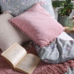 HOMLA Poszewka Eslov Rozowa Z Pomponami 45X45 Cm