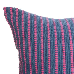 HOMLA Poszewka Paio Z Fuksjowymi Fredzlami 45X45 Cm