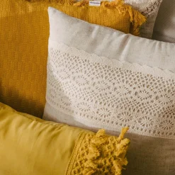 HOMLA Poszewka Renda Bezowa Z Koronka 45X45 Cm