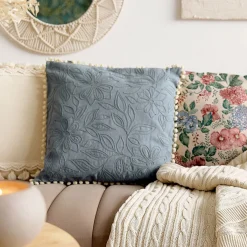 HOMLA Poszewka Tomar Z Pomponami Niebieska 45X45 Cm