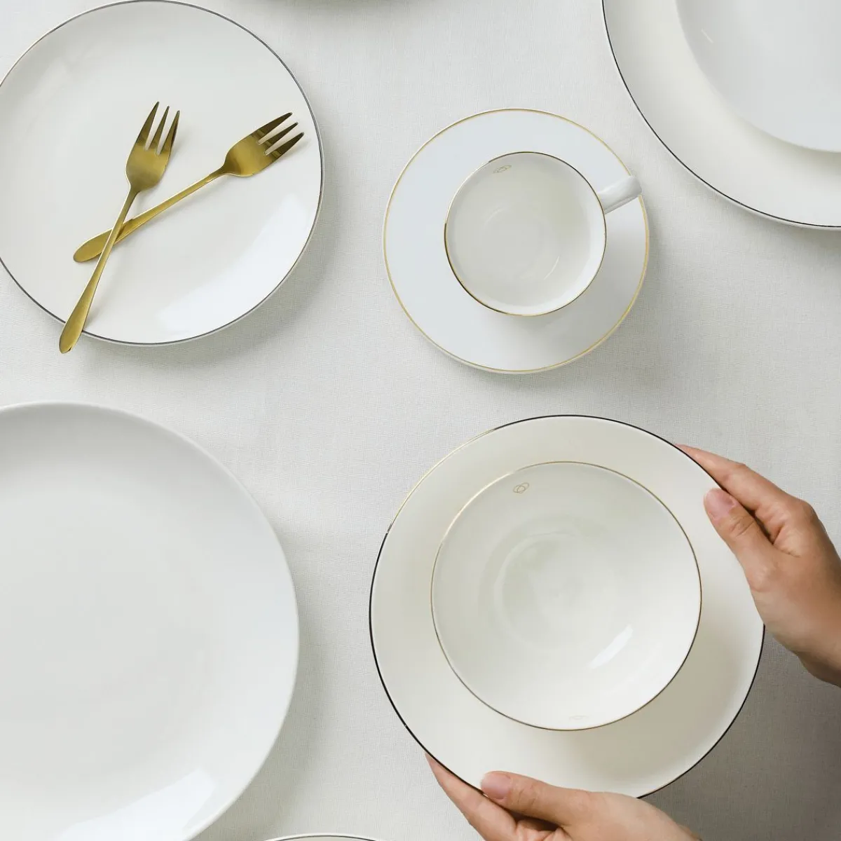 HOMLA Talerz Auro Deserowy Ze Zlota Obwodka 19 Cm