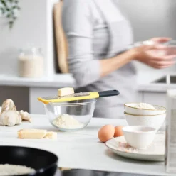 JOSEPH JOSEPH Tarka Grip Grater Na Miske Z Duzymi Oczkami 26,5X7,8 Cm