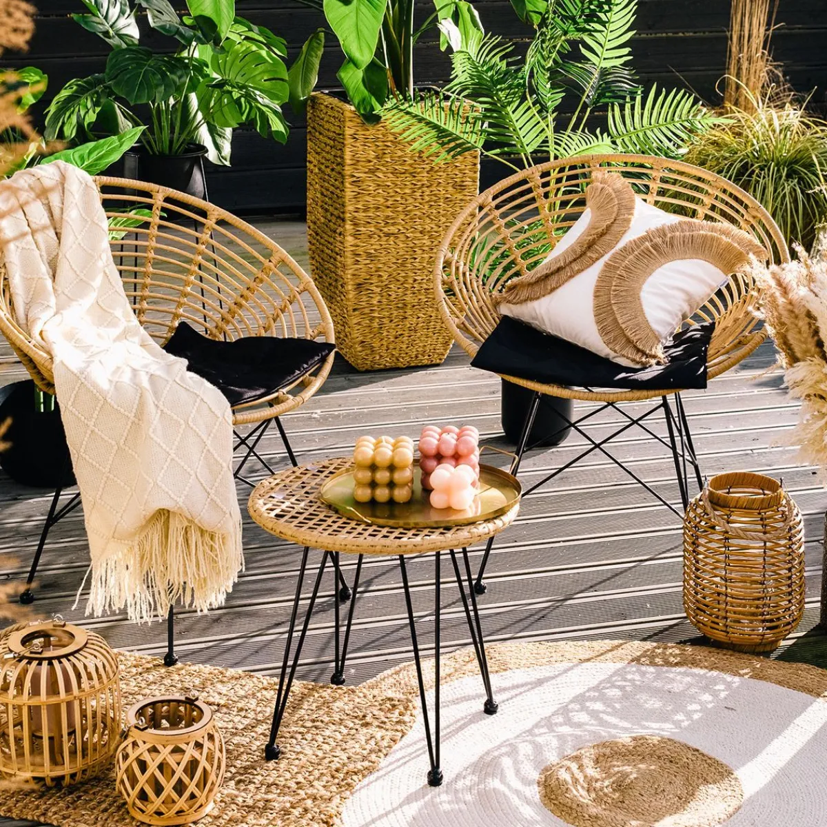 HOMLA Zestaw Mebli Leuca Boho Plecione Naturalne Z Dwiema Poduszkami 3 Szt.